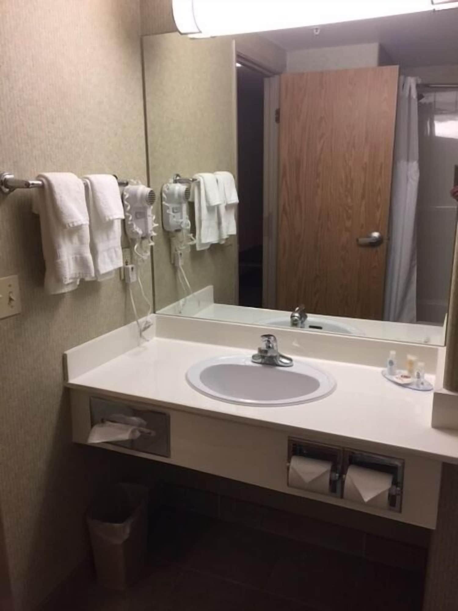 Comfort Inn & Suites Salmon Arm Eksteriør billede