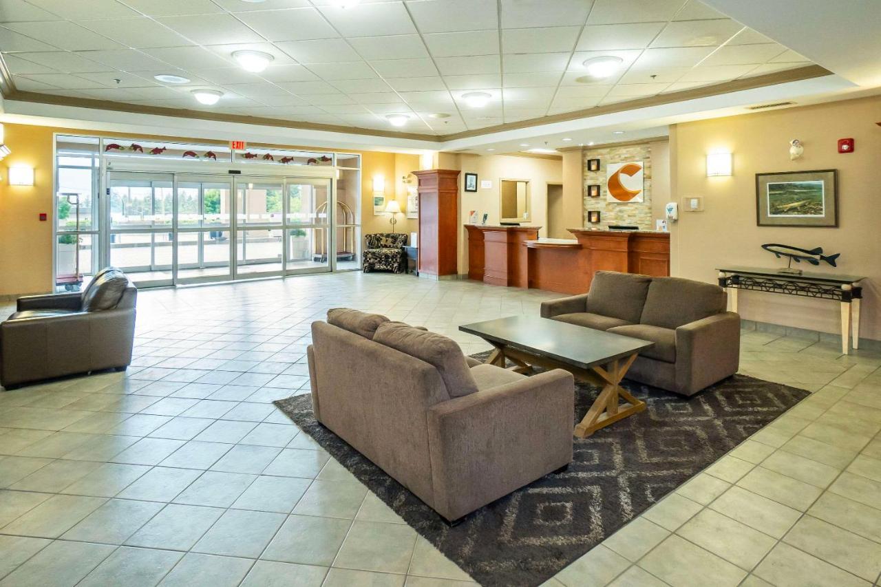 Comfort Inn & Suites Salmon Arm Eksteriør billede