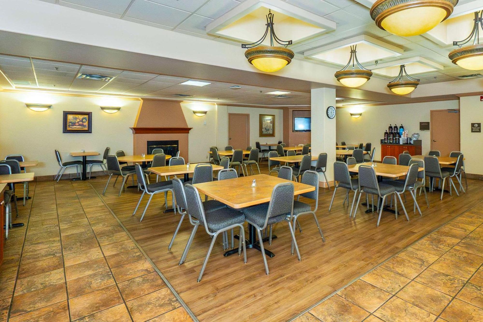 Comfort Inn & Suites Salmon Arm Eksteriør billede