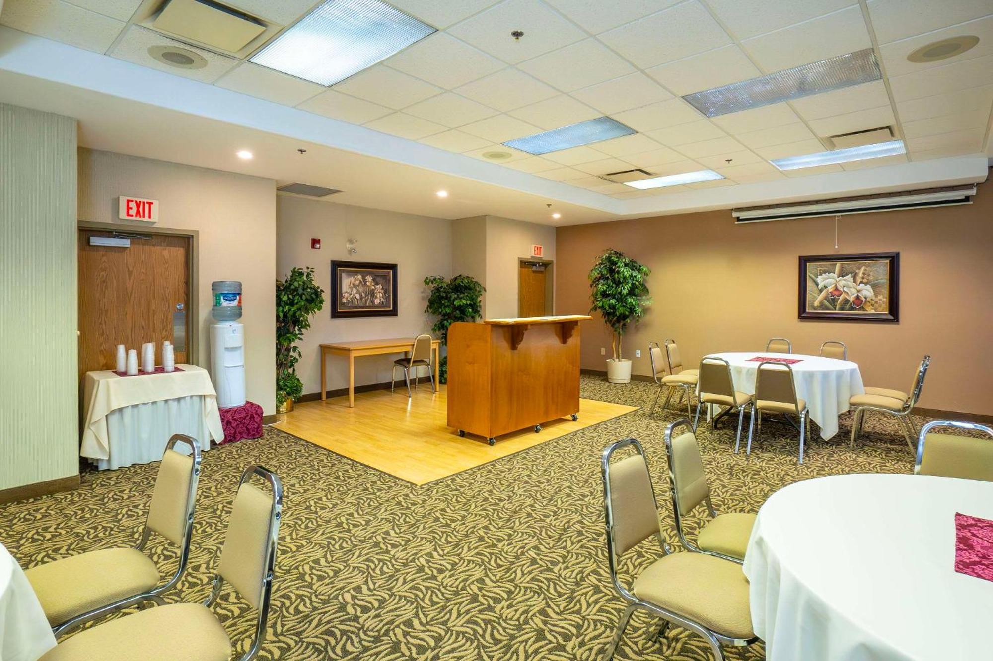 Comfort Inn & Suites Salmon Arm Eksteriør billede
