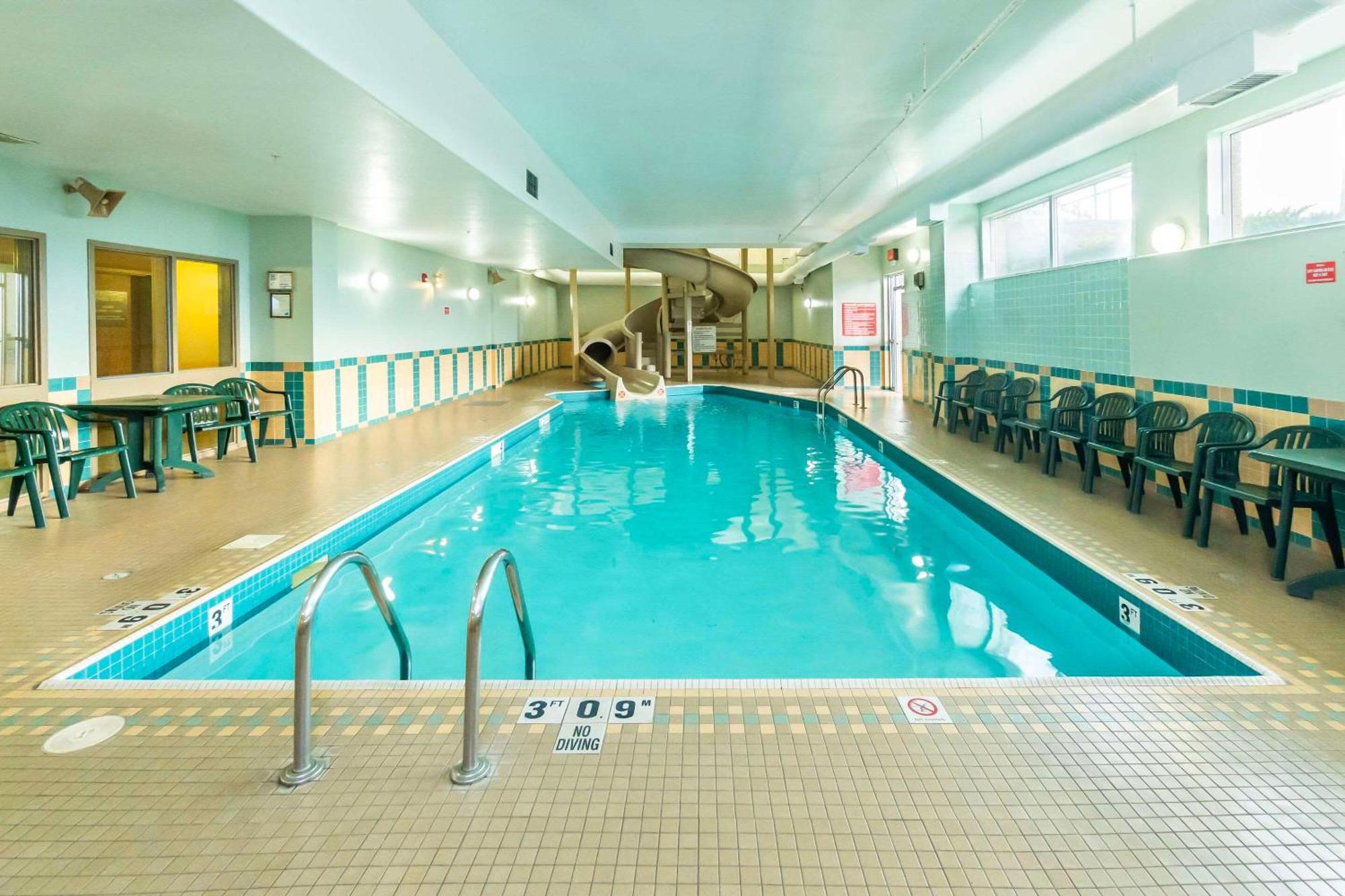 Comfort Inn & Suites Salmon Arm Eksteriør billede