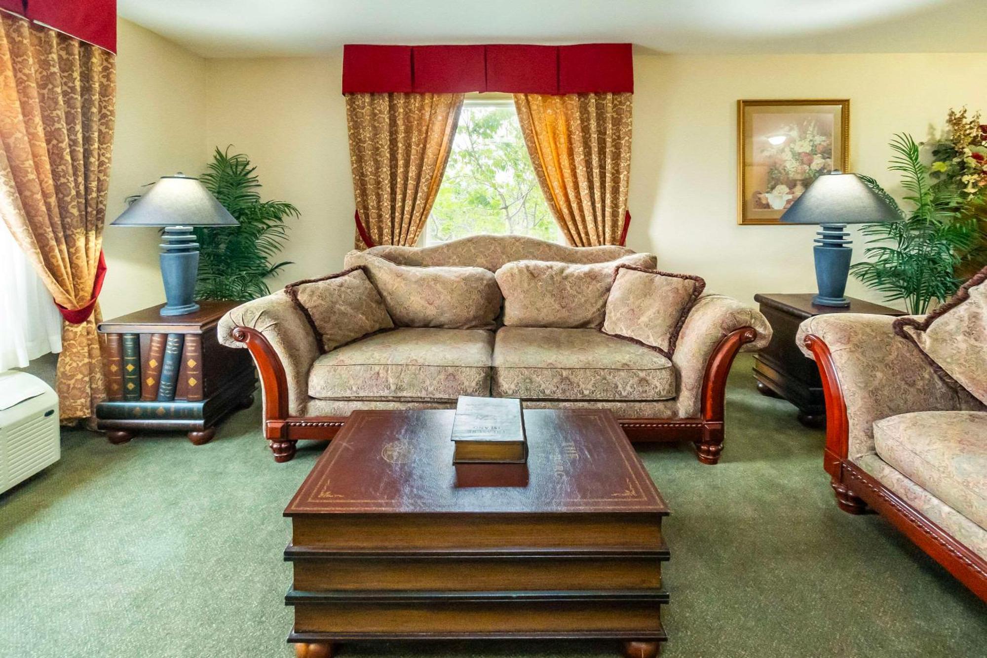 Comfort Inn & Suites Salmon Arm Eksteriør billede
